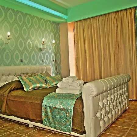 فندق Maranton