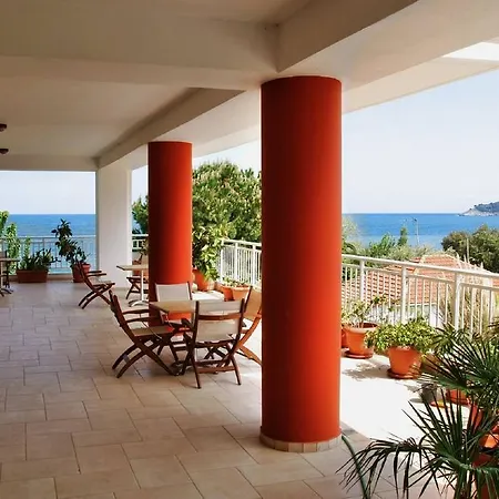 Otel Maranton Koinira