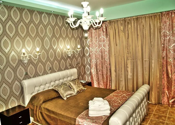 Отель Maranton Коинира