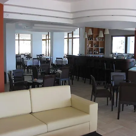 Maranton Hotel Koinira