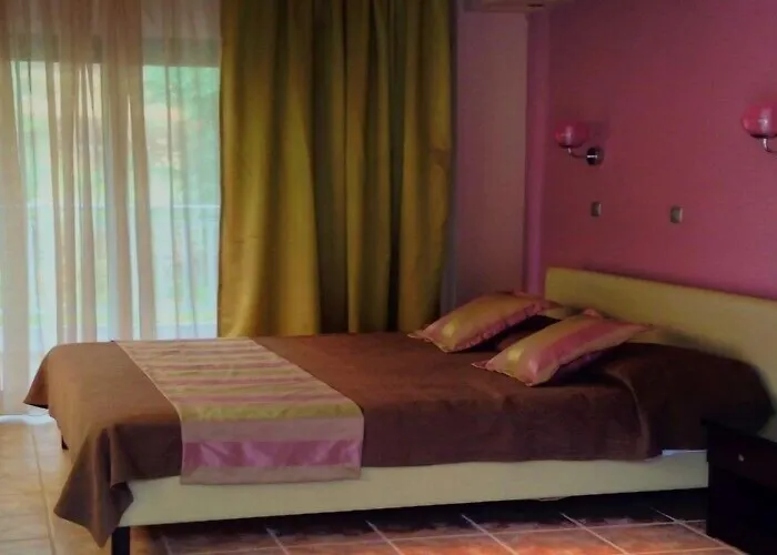 Ξενοδοχείο Maranton Κοίνυρα